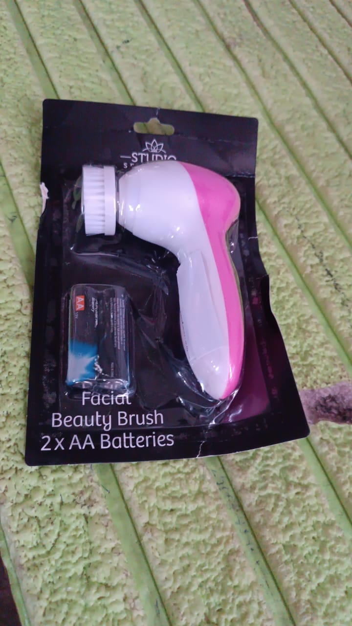 Facial Cleansing Brush Waterproof Deep Cleansing | Calm & Curl - Detail View 7