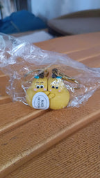 ALVENZA Cute Cartoon Couple Keychain Set – Soft Rubber 2-in-1 Hugging Pair