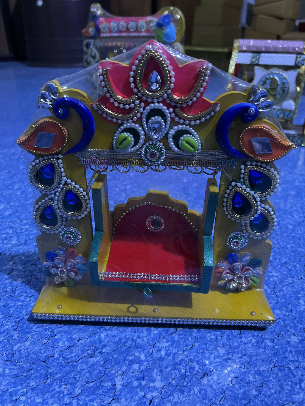 ALVENZA Decorative Laddu Gopal Jhula – Elegant Pooja Seating with Craftsmanship