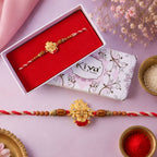 ALVENZA Golden Shrinathji Face Rakhi with Red Enamel Detail, Sandalwood-Finish Beads