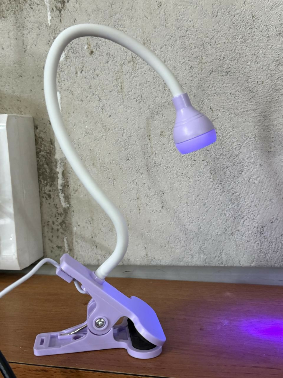 UV LED Lamp for Gel Nails – Flexible Clip-On Design