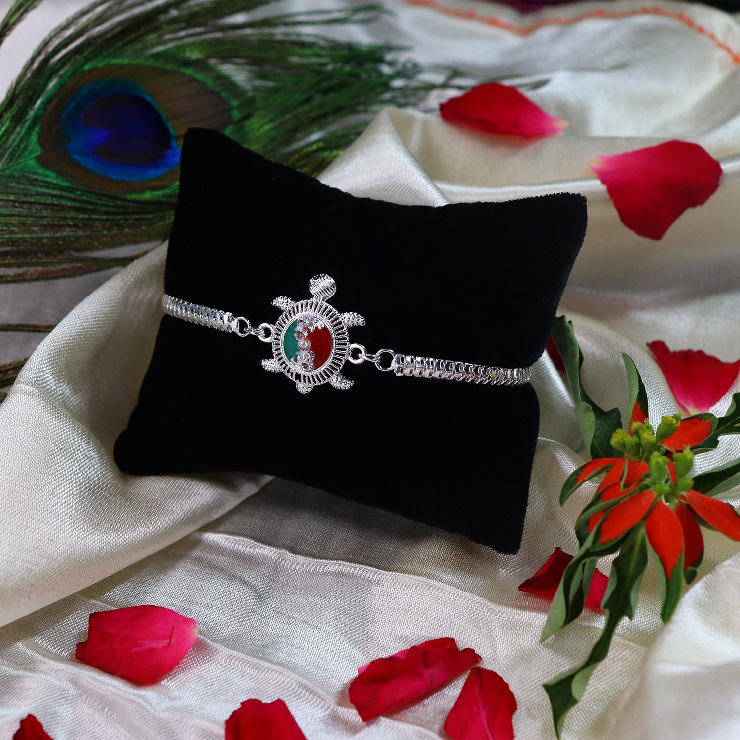 ALVENZA Turtle Rakhi – Red Green Enamel with Silver Metal Chain