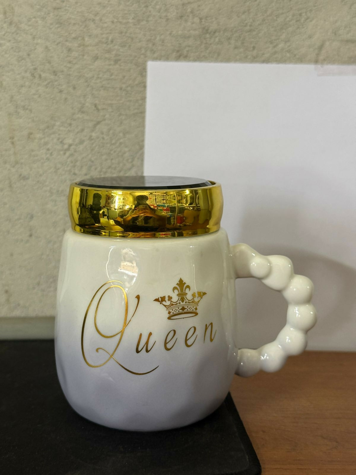 ALVENZA Queen Ceramic Mug – Stylish & Durable Drinkware with Lid