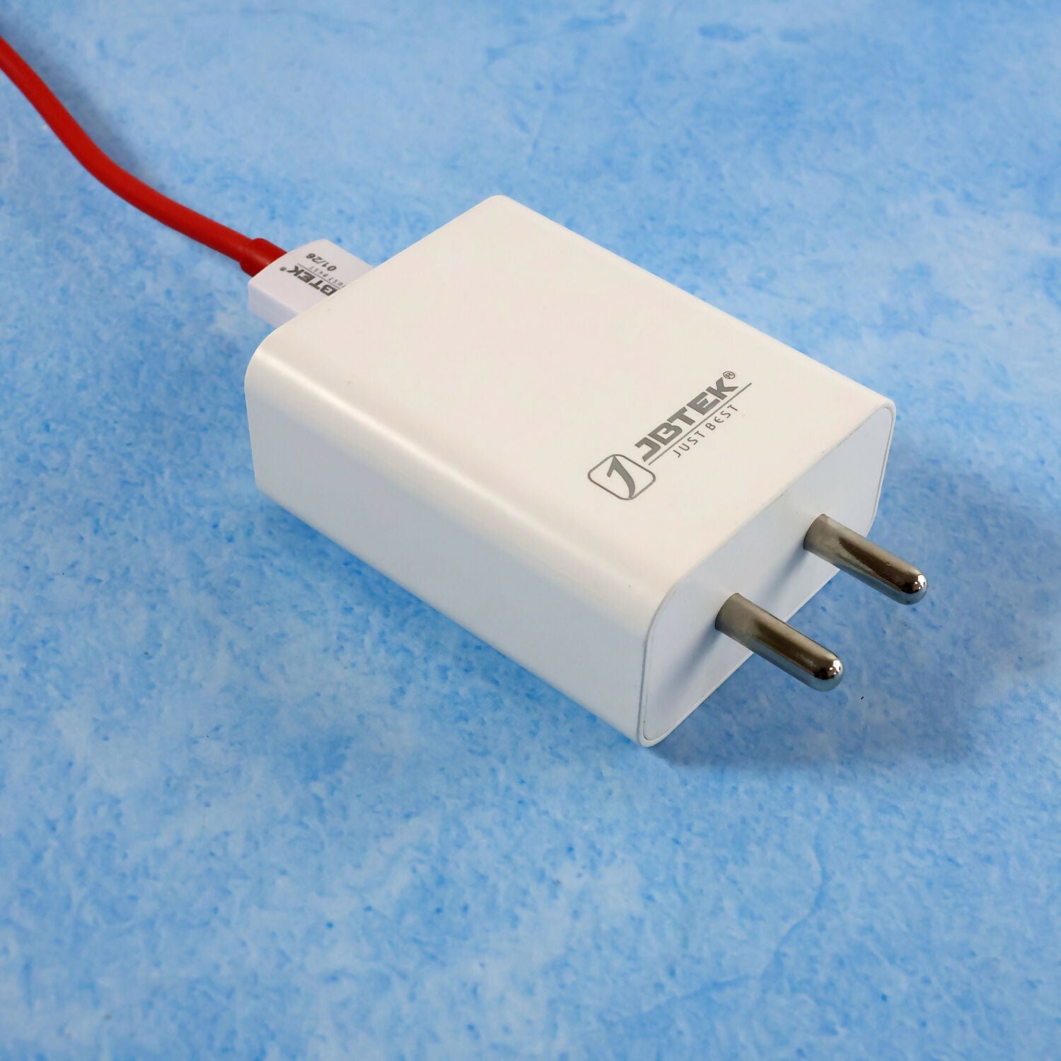 ALVENZA 66W USB Fast Charging Adapter – Compact & Reliable Power