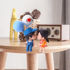 ALVENZA Cute Couple Car Dashboard Figurine – Romantic Mini Showpiece for Car & Home