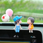 ALVENZA Cute Couple Car Dashboard Figurine – Romantic Mini Showpiece for Car & Home
