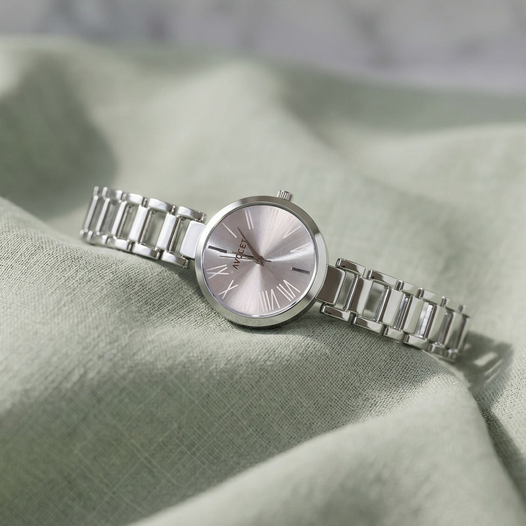 Minimal Silver Dial Women's Watch – Elegant & Versatile Accessory
