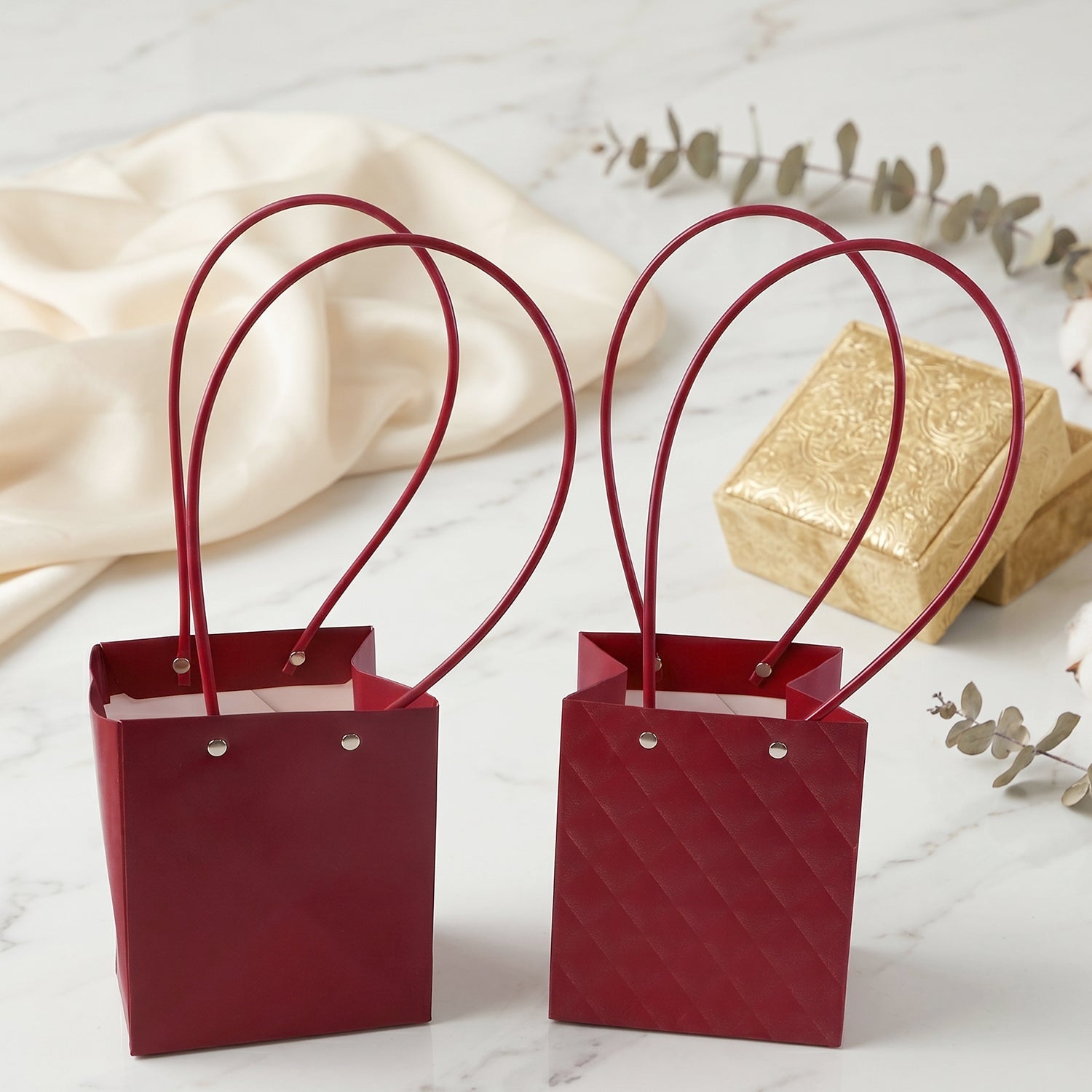 Foldable Flower Packaging Bag Reusable and Water-Resistant - Front View