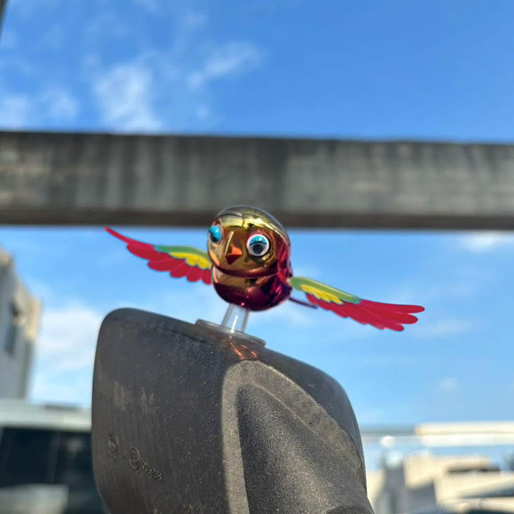 ALVENZA Wind Flying Bird Dashboard Decoration – Lifelike Wing Motion
