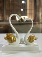 ALVENZA Romantic Swan Couple Showpiece – Elegant Home Decor Accent
