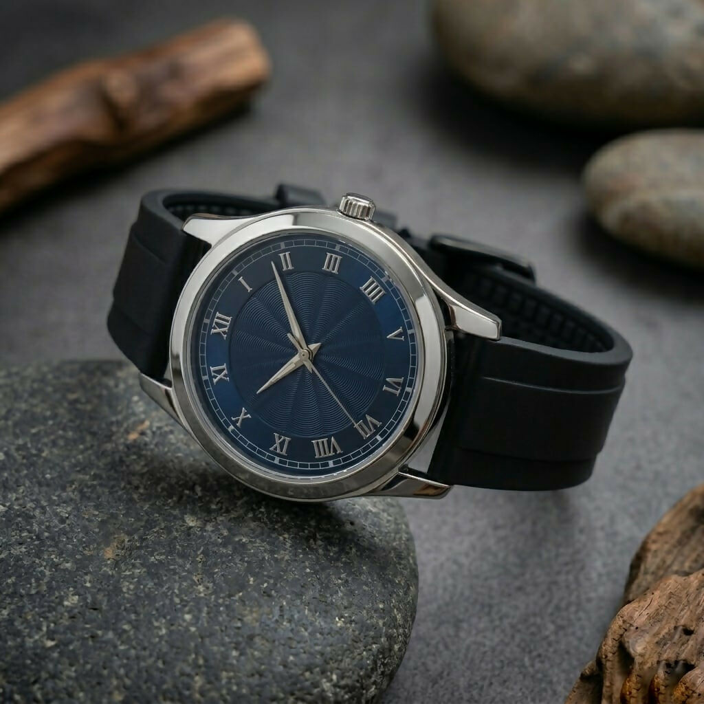 Outdoor Style Analog Wrist Watch – Classic Round Dial Design