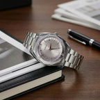 Elegant Silver Analog Wrist Watch – Classic Dial & Metal Strap