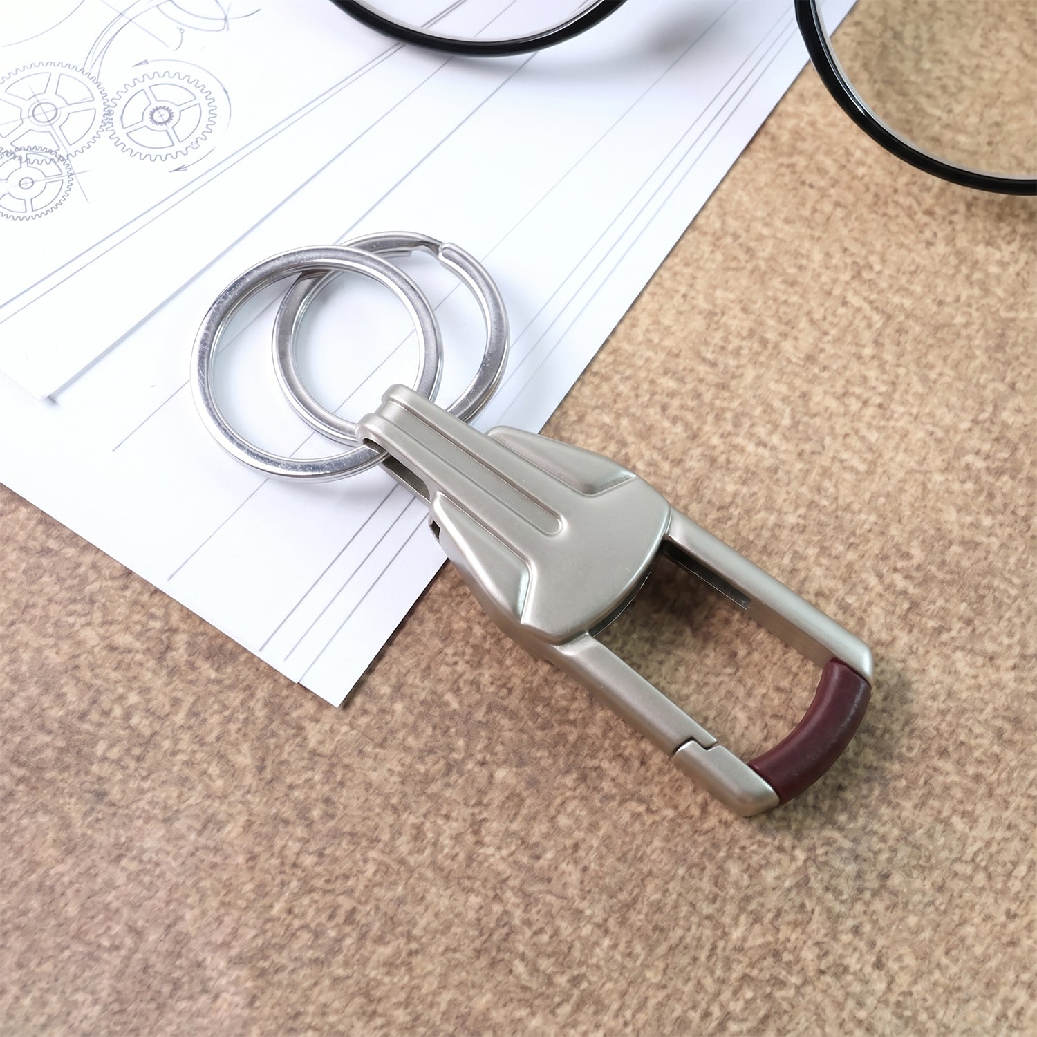 ALVENZA Heavy Duty Metal Key Holder – Secure & Durable Carabiner Clip