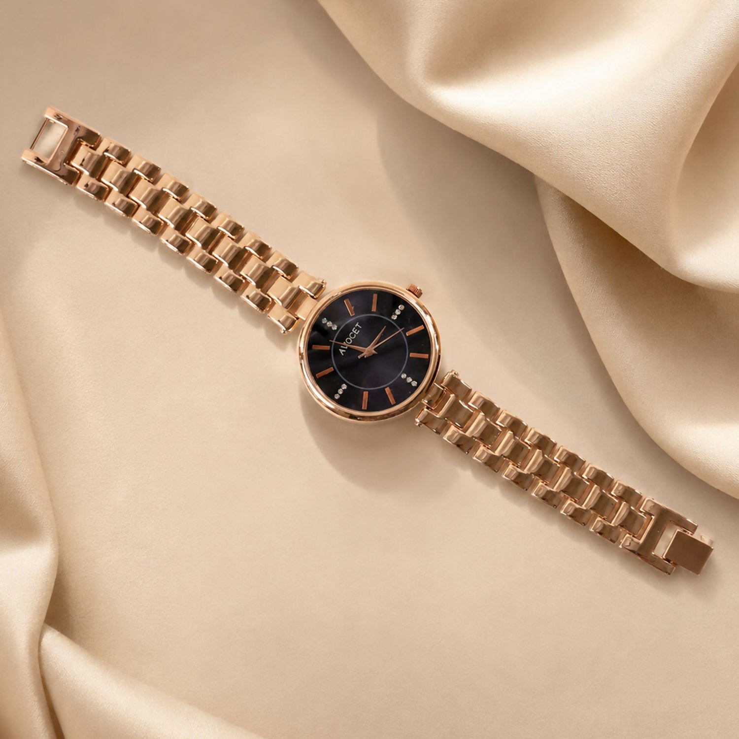 Women’s Rose Gold Metal Strap Watch – Elegant & Stylish Accessory