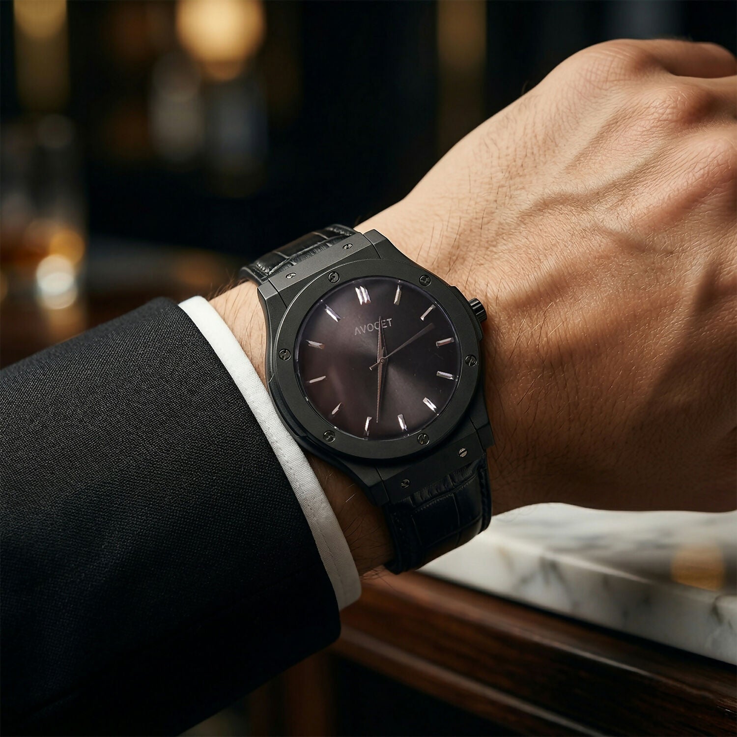 Black Analog Wrist Watch – Elegant Leather Strap & Minimalist Dial
