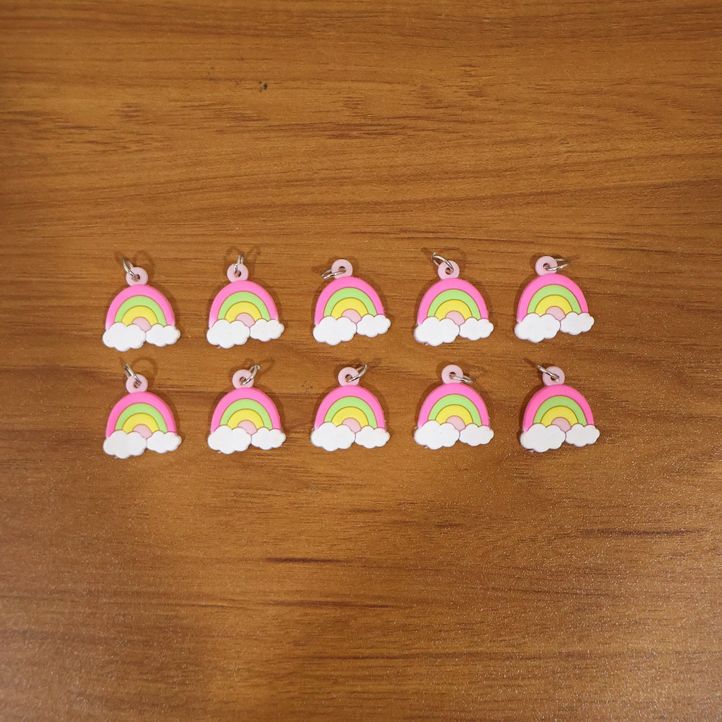 ALVENZA Rainbow Cloud Keychain – Vibrant and Durable Accessory Set