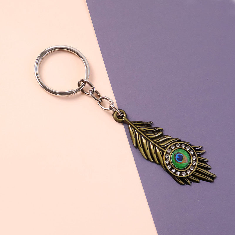 ALVENZA Mor Pankh Peacock Feather Keychain – Elegant Crystal Accent