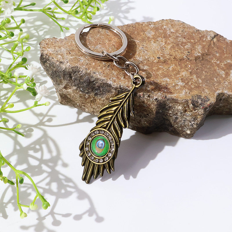 ALVENZA Mor Pankh Peacock Feather Keychain – Elegant Crystal Accent