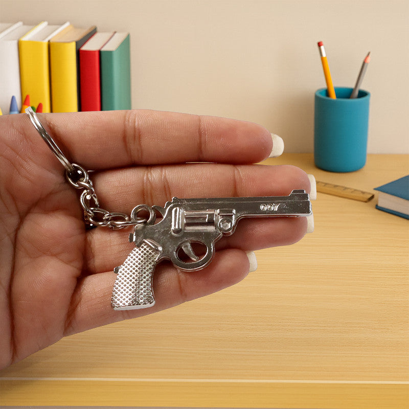 ALVENZA Gun Shape Keychain – Durable Metal Accessory for Stylish Key Organisation