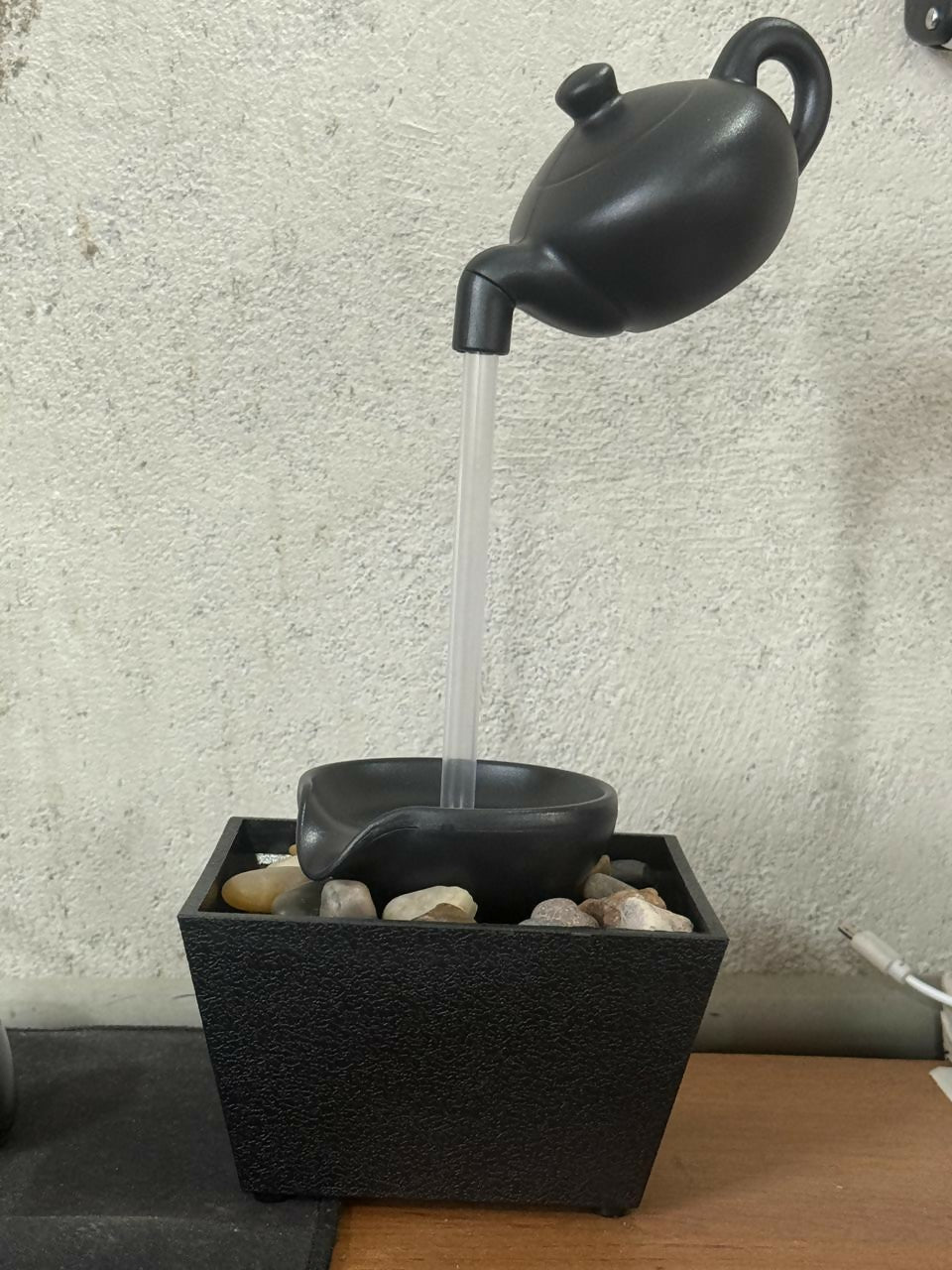 ALVENZA Levitating Teapot Water Fountain – Unique Floating Illusion Decor