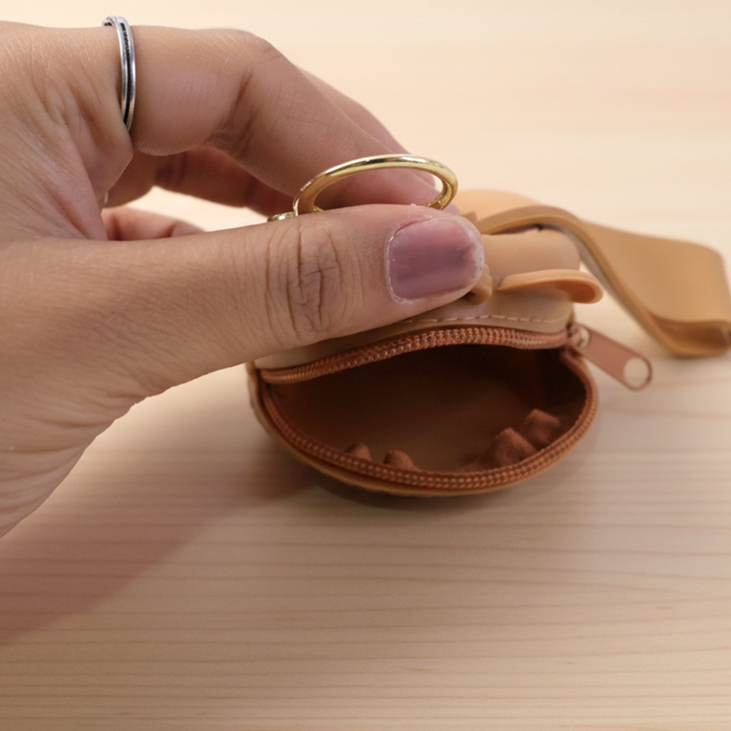 Mini Pouch Keychain Cute Cartoon Design for Daily Use - Detail View 8