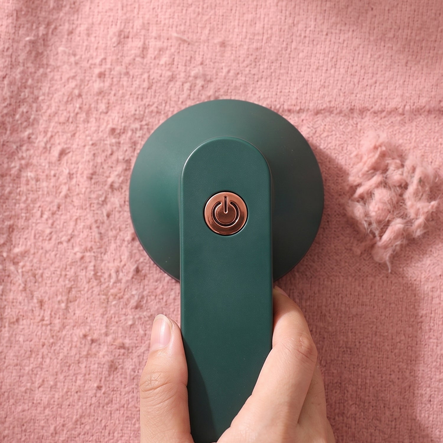 Electric USB Lint Remover Cordless Fabric & Clothes Fuzz Shaver - Detail View 5