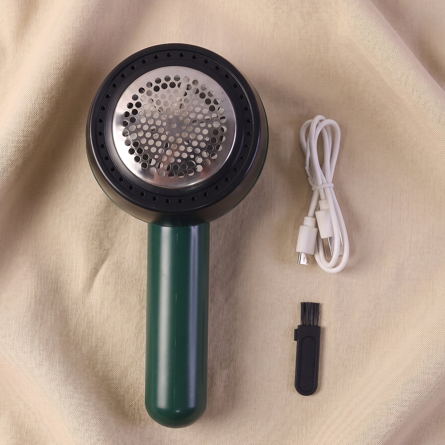 Electric Lint Remover Cordless Fabric Shaver for Clothes and More - Detail View 8