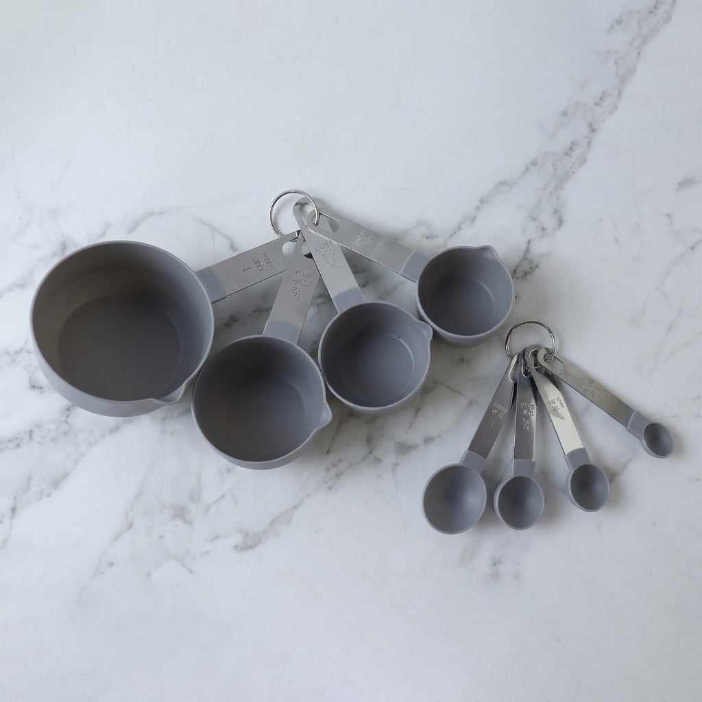 Plastic Measuring Cups and Spoons Set Accurate Kitchen Tools - Detail View 5