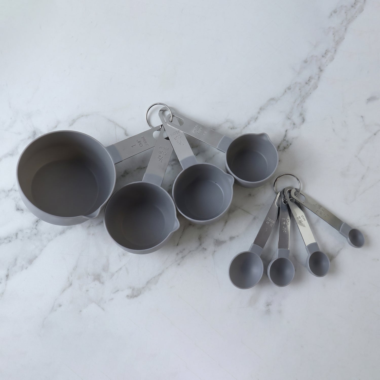Plastic Measuring Cups and Spoons Set Accurate Kitchen Tools - Detail View 5