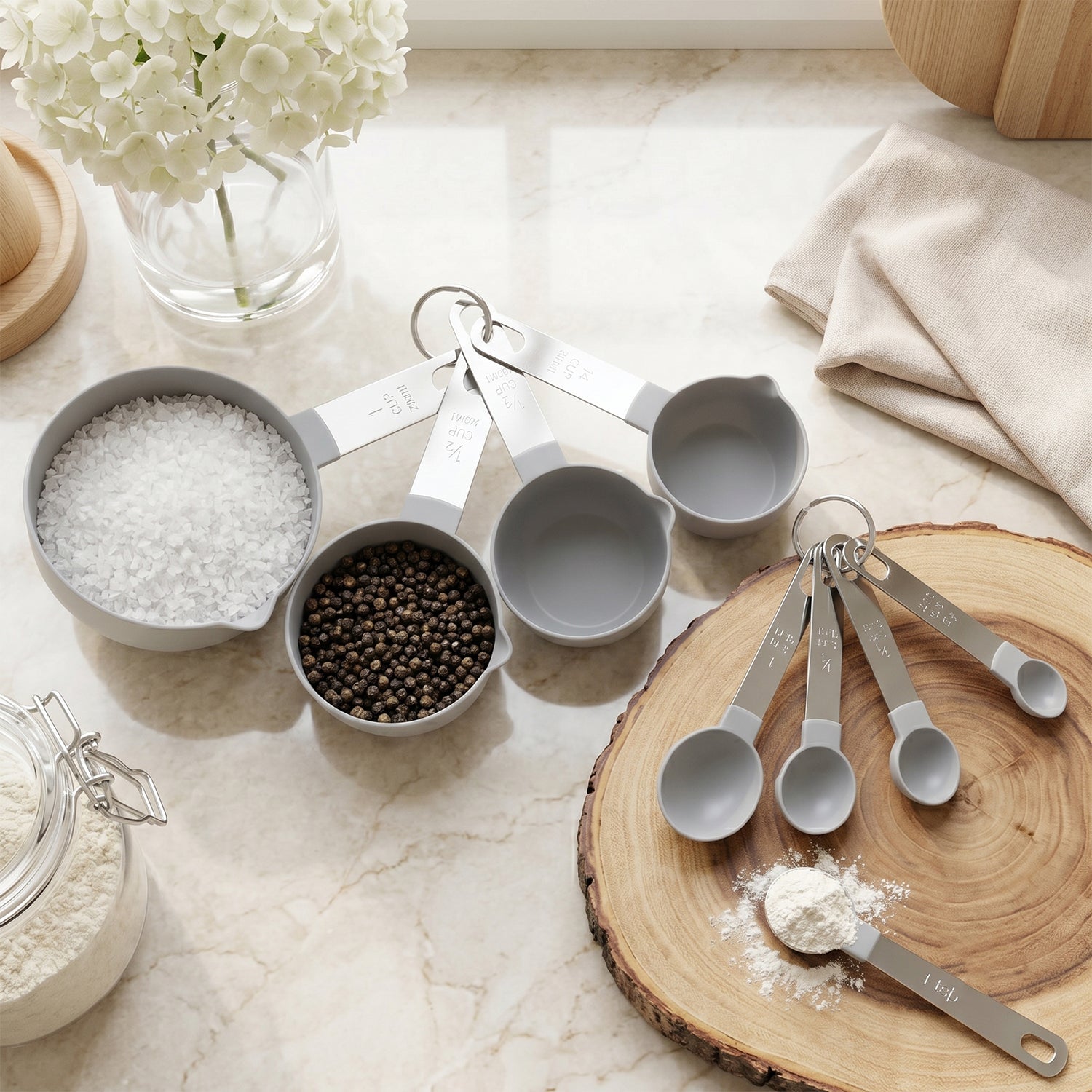Plastic Measuring Cups and Spoons Set Accurate Kitchen Tools - Detail View 7