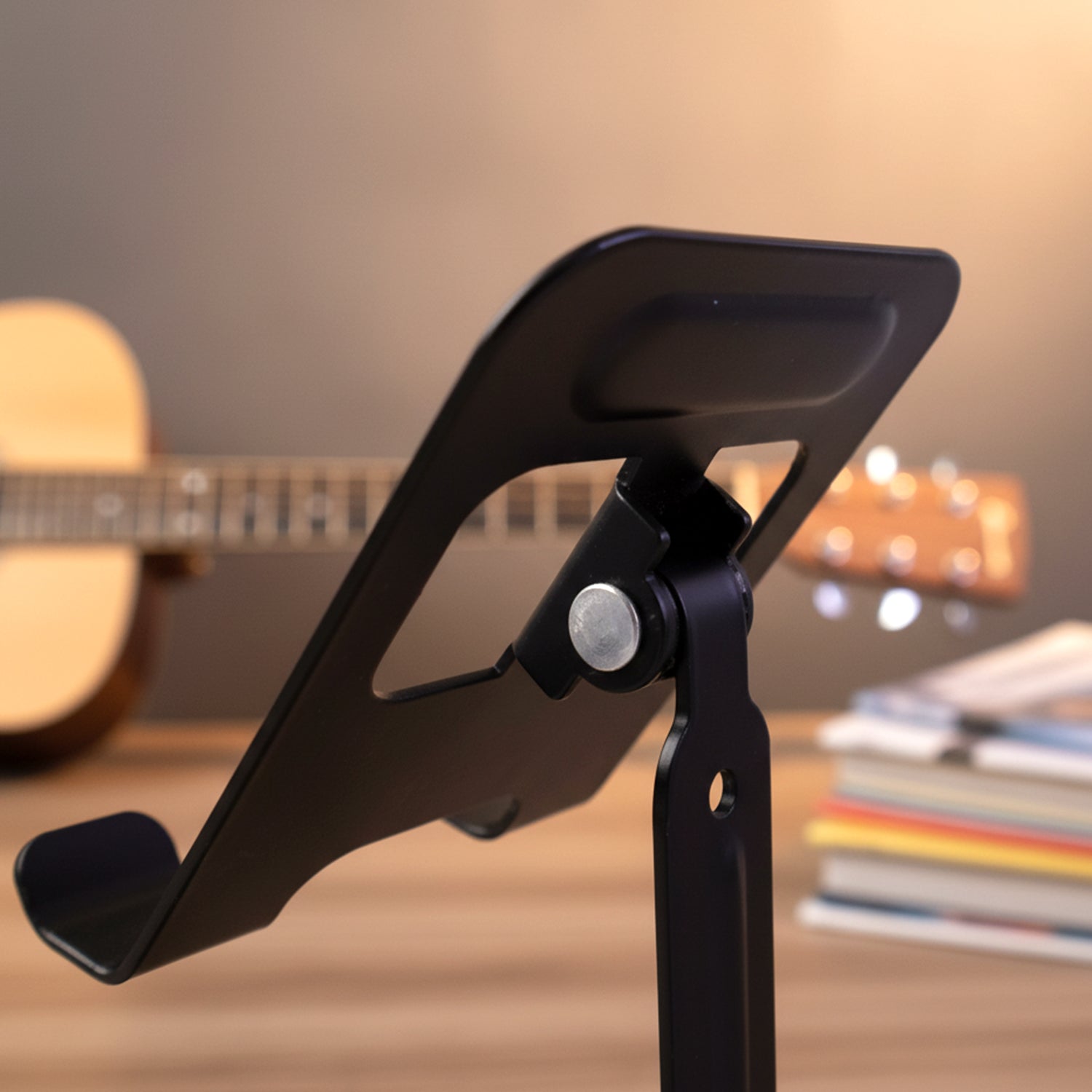 ALVENZA Adjustable Metal Mobile Stand – Foldable & Stable Desk Holder