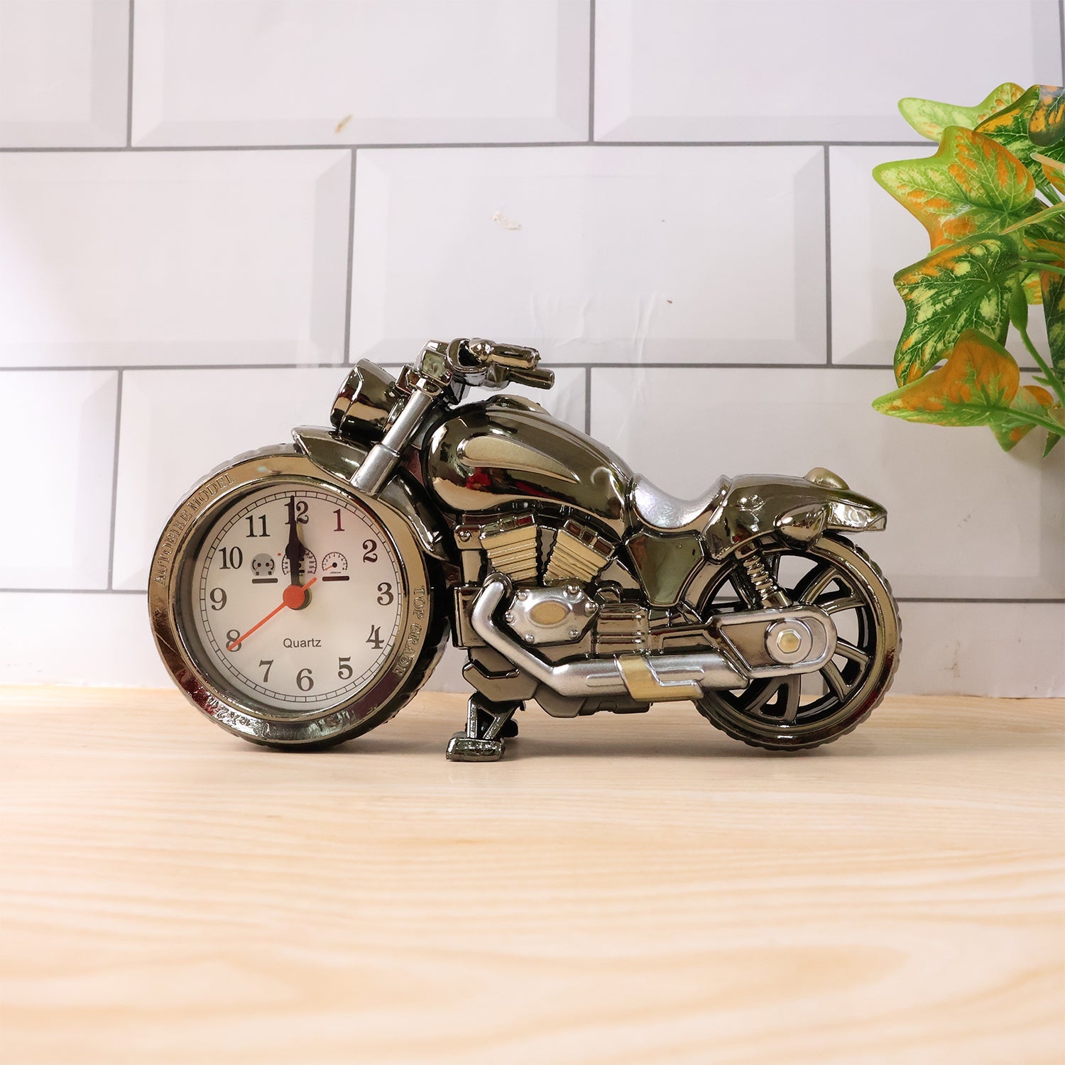 ALVENZA Motorcycle Alarm Clock – Stylish Analog Table Clock for Home Decor