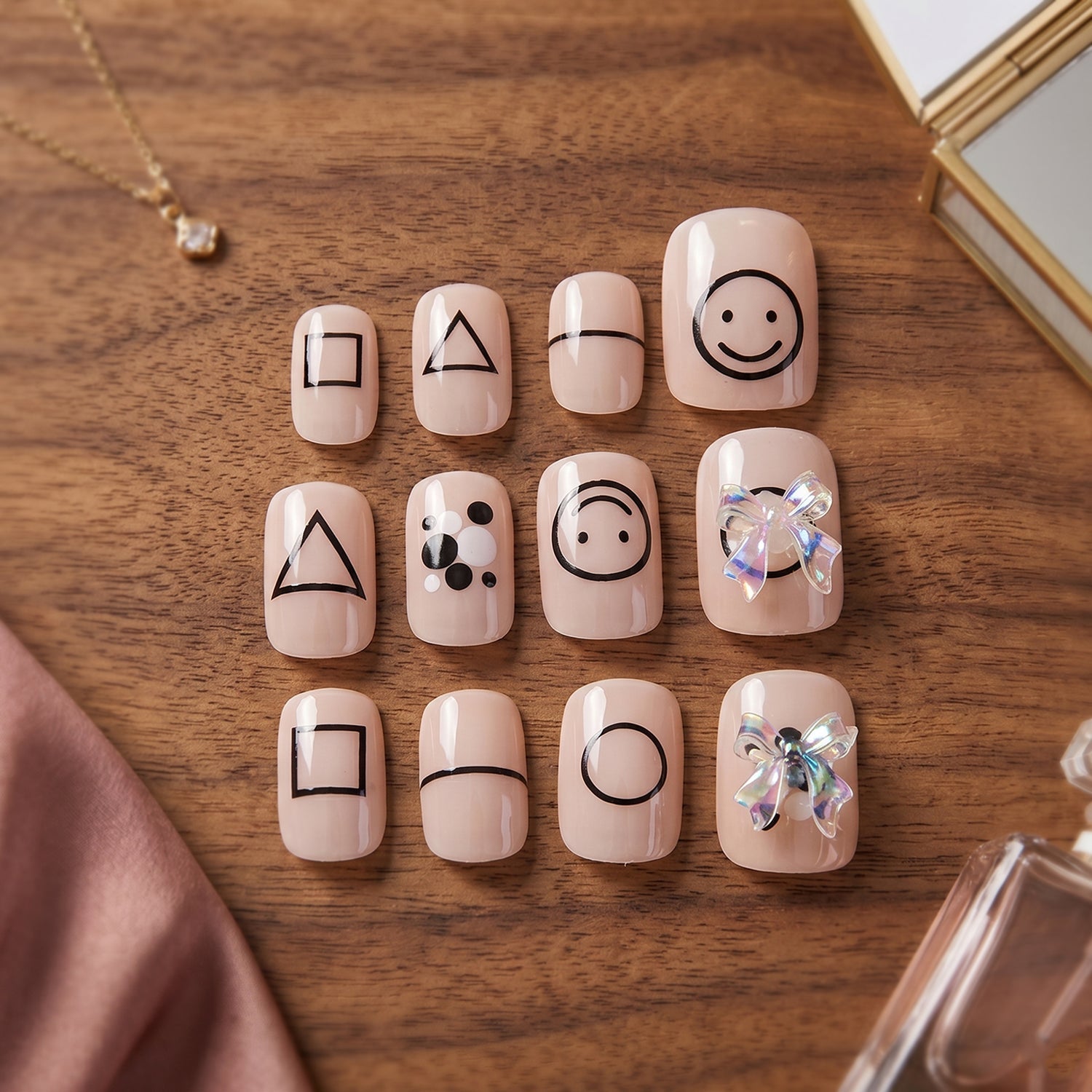 Press-On Nails Reusable False Nail Set with Strong Glue for Equally Glam Looks - Detail View 6