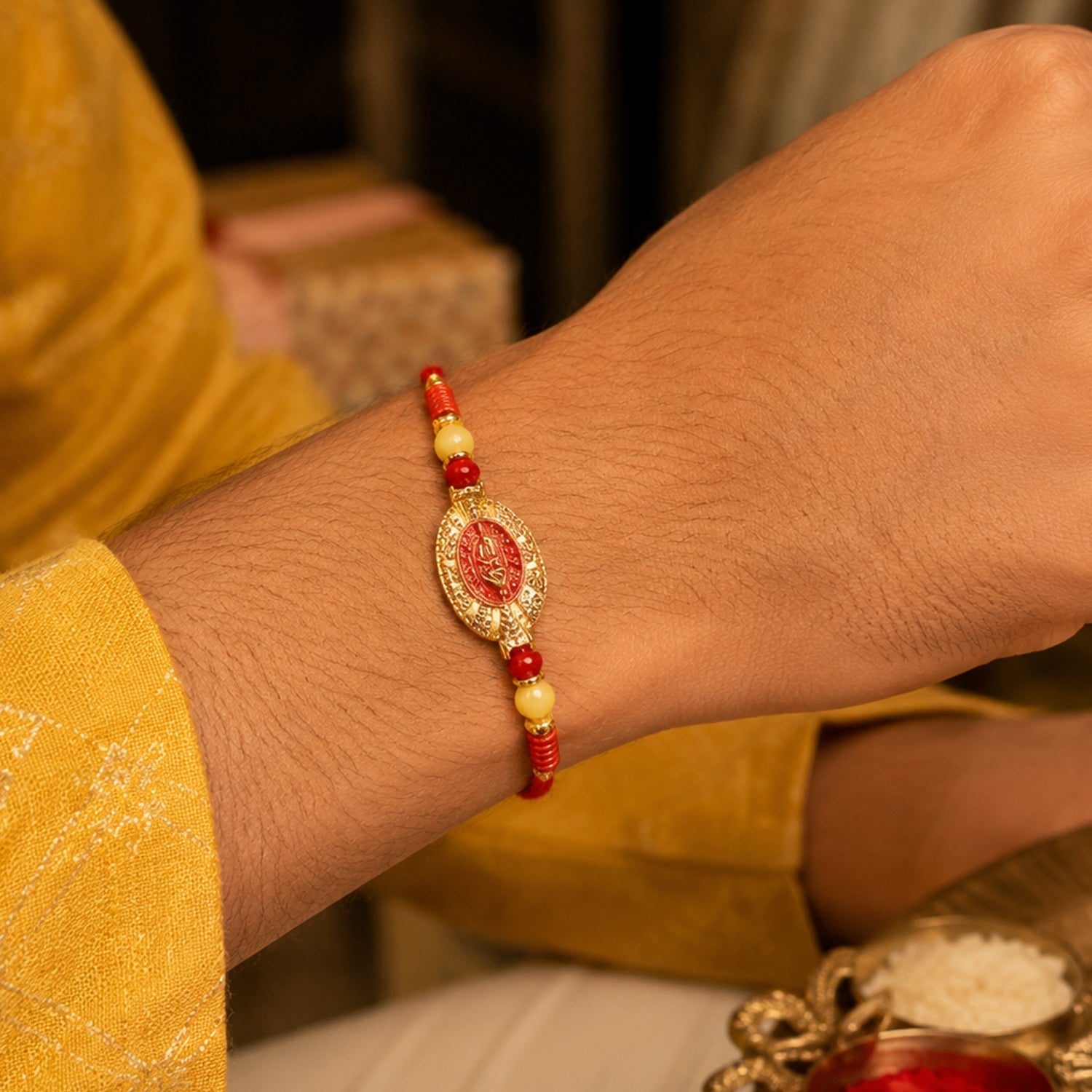 ALVENZA Traditional Rakhi – Elegant thread with decorative beads for Raksha Bandhan