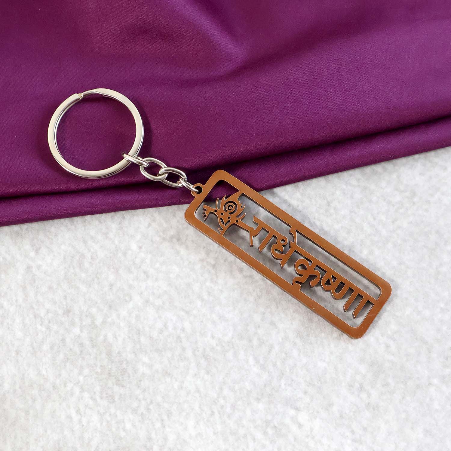 ALVENZA Radha Krishna Metal Keychain – Durable Antique Finish Devotional Accessory