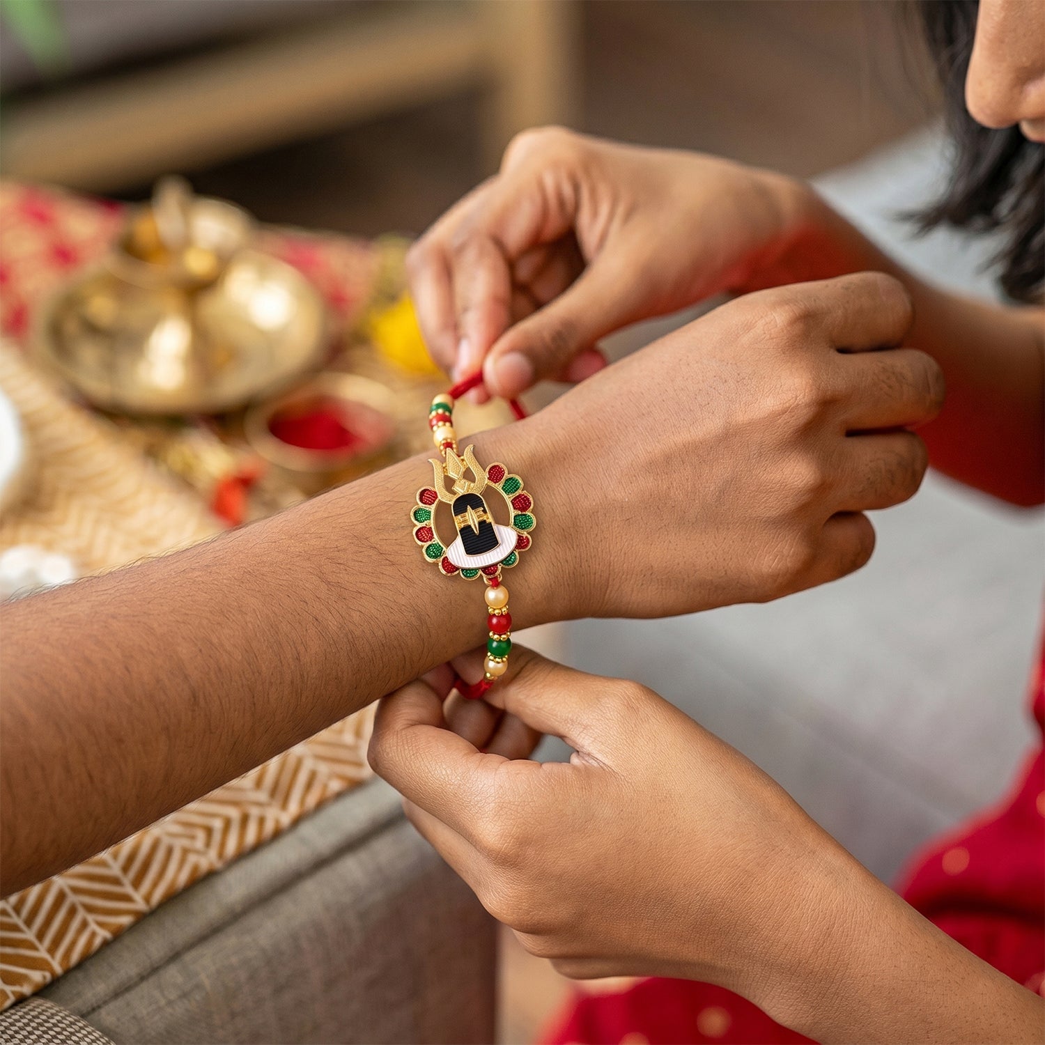 ALVENZA Divine Shivling Rakhi – Spiritual Beads & Traditional Design