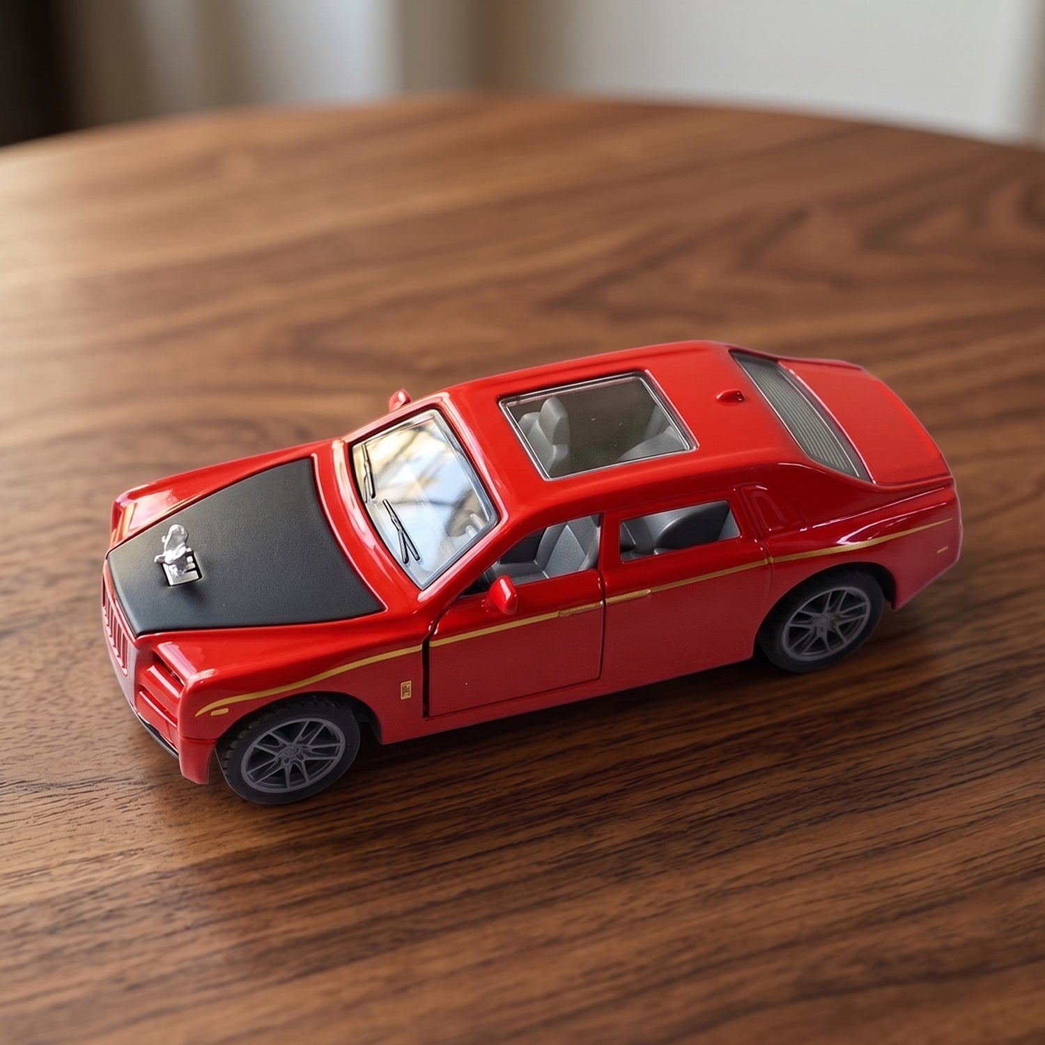 ALVENZA Die-Cast Metal Pull-Back Toy Car – Realistic Luxury Sedan Model
