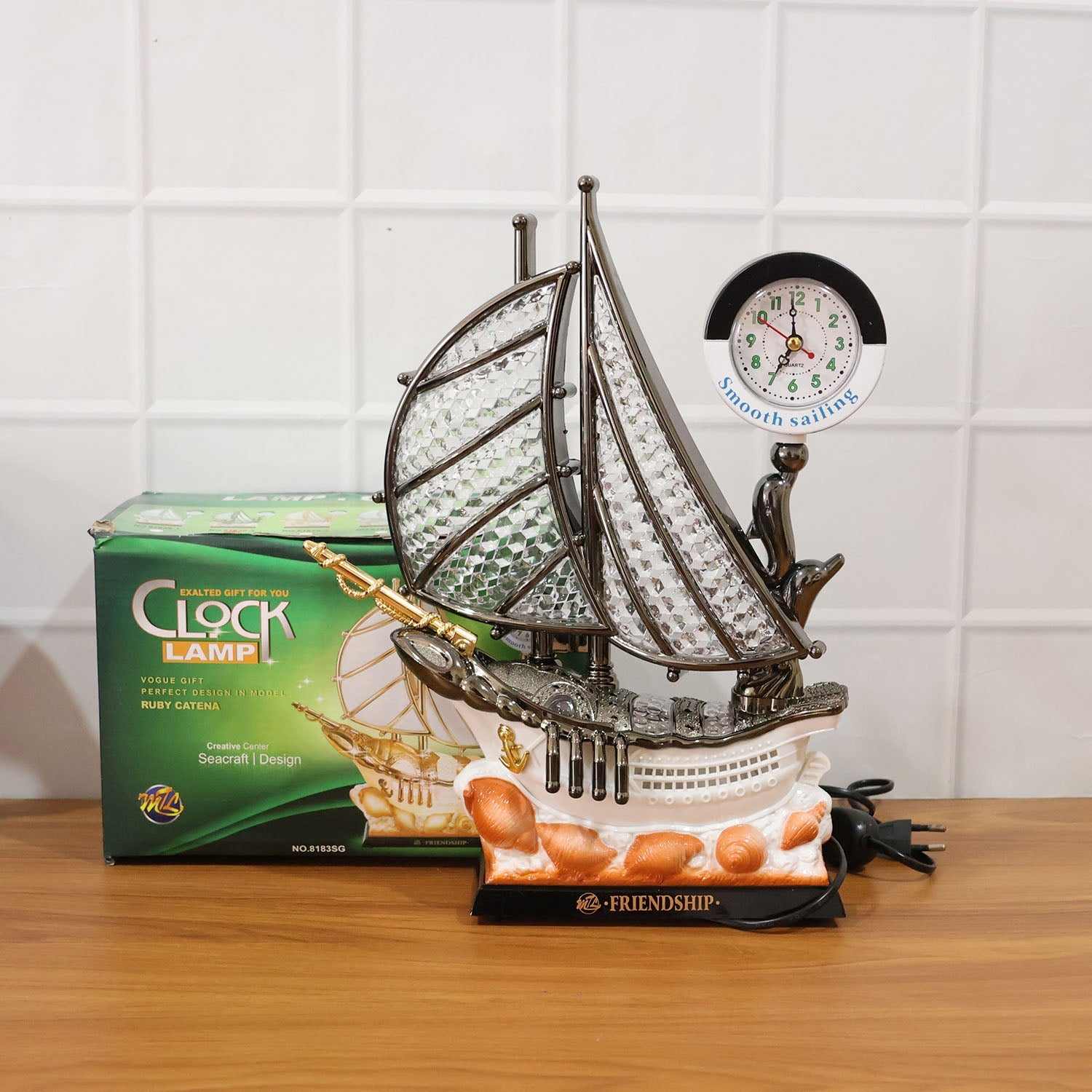 ALVENZA Ship Shape Clock Lamp – Nautical Decorative Table Lamp with Warm LED