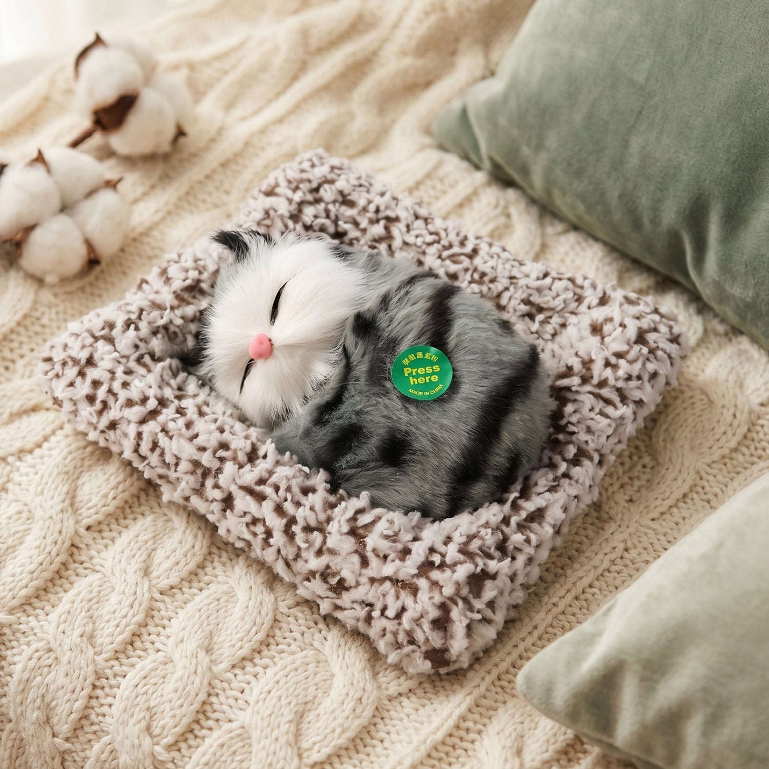 ALVENZA Cute Plush Cat Showpiece – Perfect for Car & Home Decor