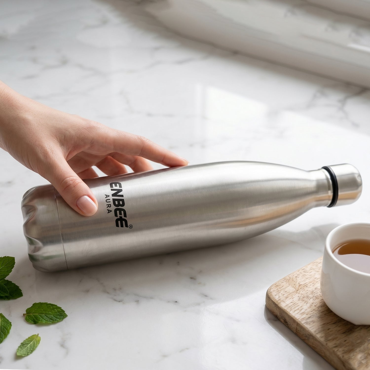 ALVENZA Insulated Water Bottle – Keep Drinks Hot & Cold for Hours