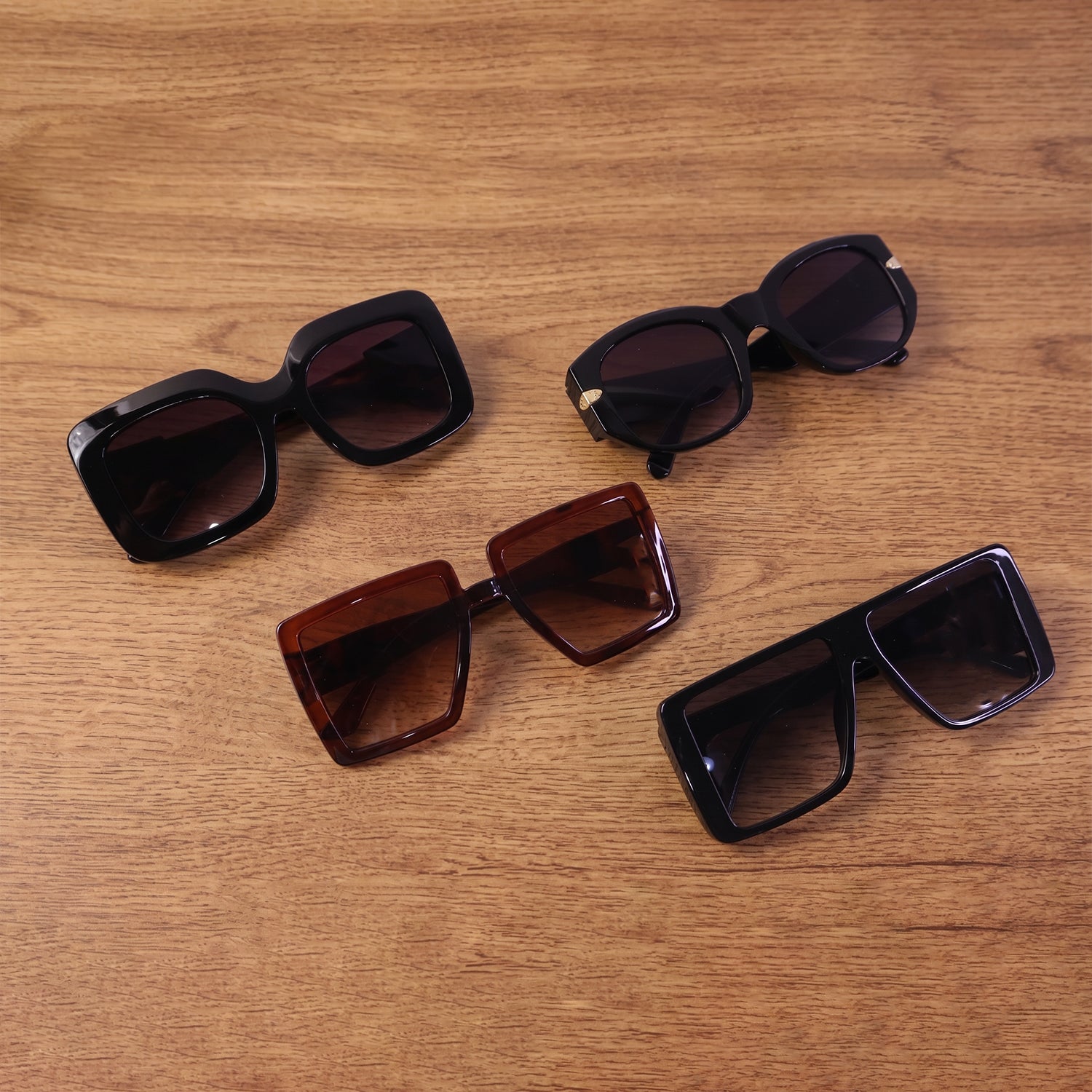 Oversized Square Sunglasses Trendy Unisex Fashion Eyewear - Detail View 8
