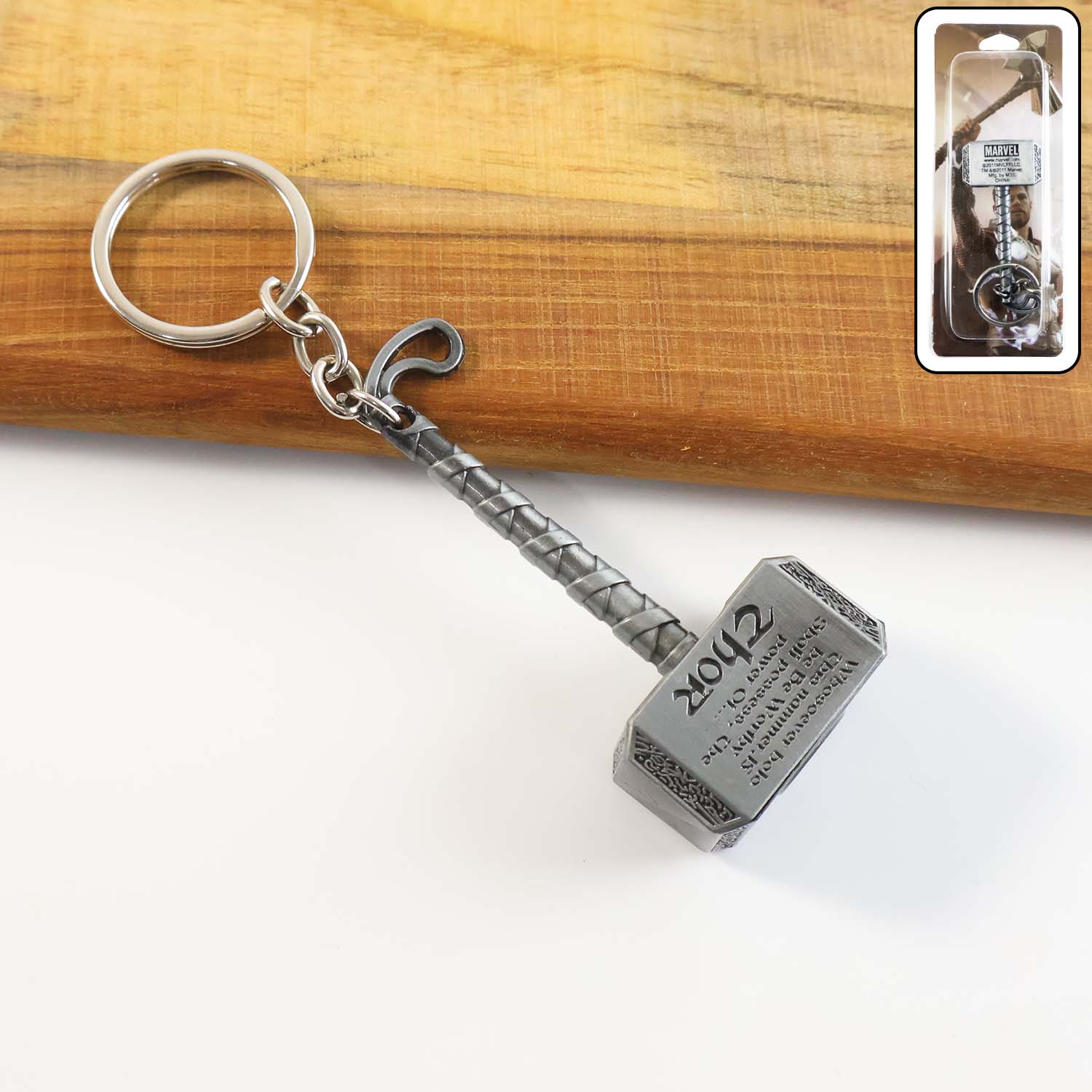 ALVENZA Metal Hammer Shape Keychain – Durable Alloy Miniature