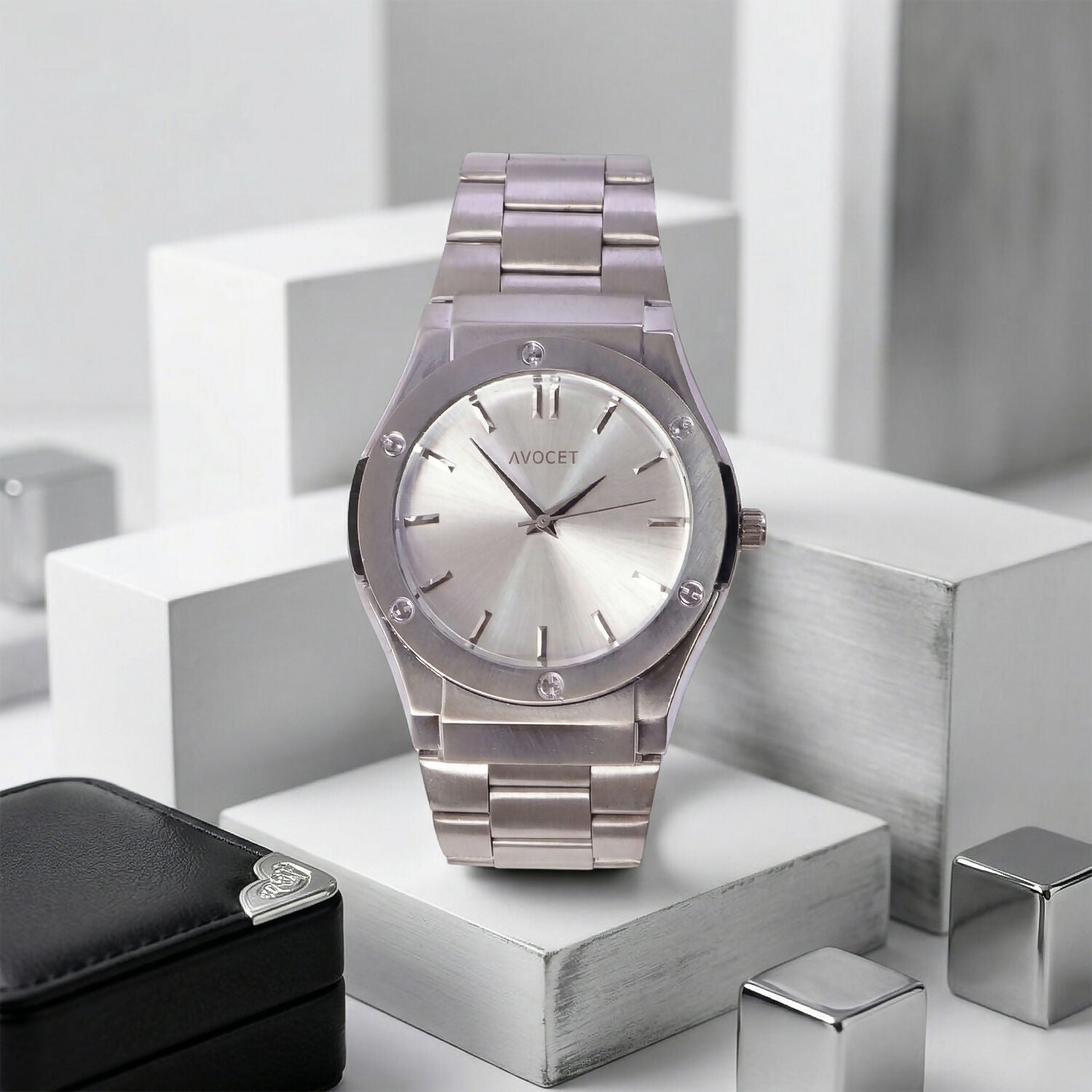 Silver Analog Wrist Watch – Elegant & Timeless Design for Men & Women