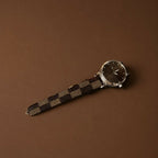 Women's Stylish Analog Wrist Watch – Elegant Patterned Strap for Daily Wear