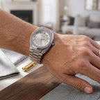 Elegant Silver Analog Wrist Watch – Classic Dial & Metal Strap