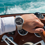 Silver Round Metal Strap Watch – Bold Black Dial for Men