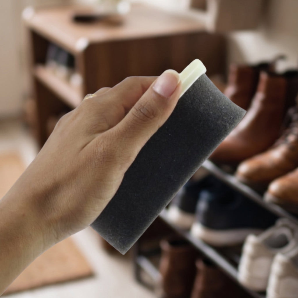 Maxwax Neutral Shoe Shiner Compact Quick Shine & Care Solution - Detail View 7