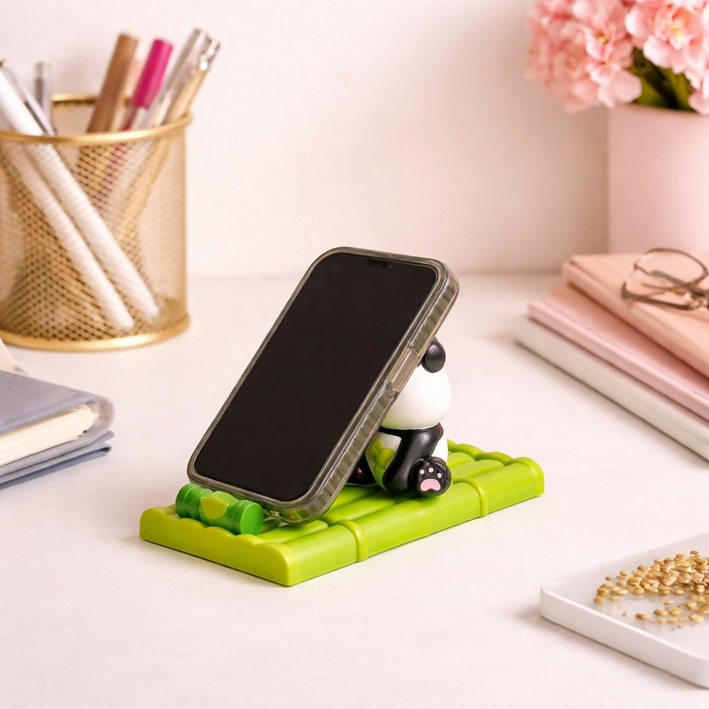 ALVENZA Cute Panda Phone Stand – Adorable Desk Accessory for Hands-Free Use