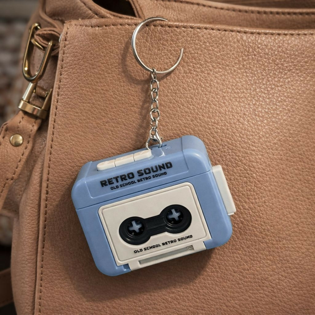 ALVENZA Retro Cassette Tape Keychain – Nostalgic Click Sound Accessory