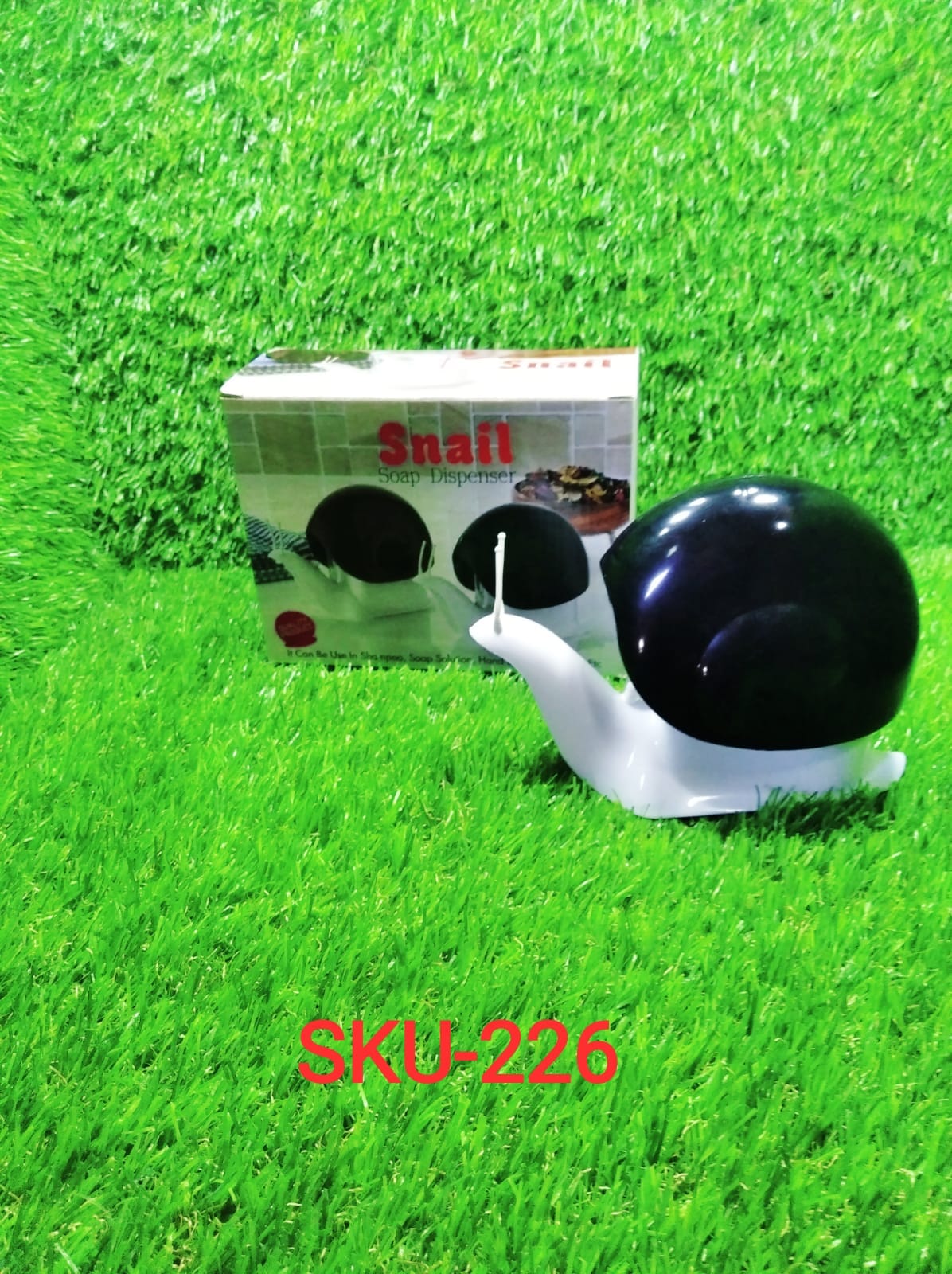 ALVENZA Snail Shape Soap Dispenser – Portable & Refillable | VelvetBubbles